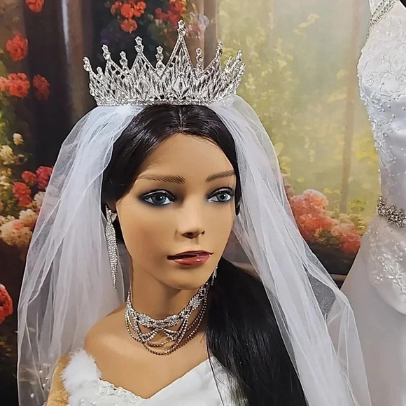 Glitter me is a one-of-a-kind unique Tiara bundle. - Picture 3 of 17